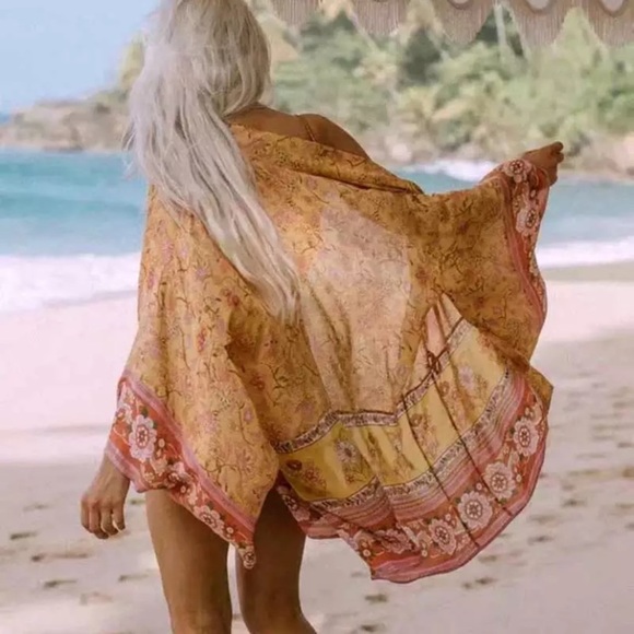 Sunny Days Vintage Style Short Kimono Boho Wrap - Picture 2 of 11